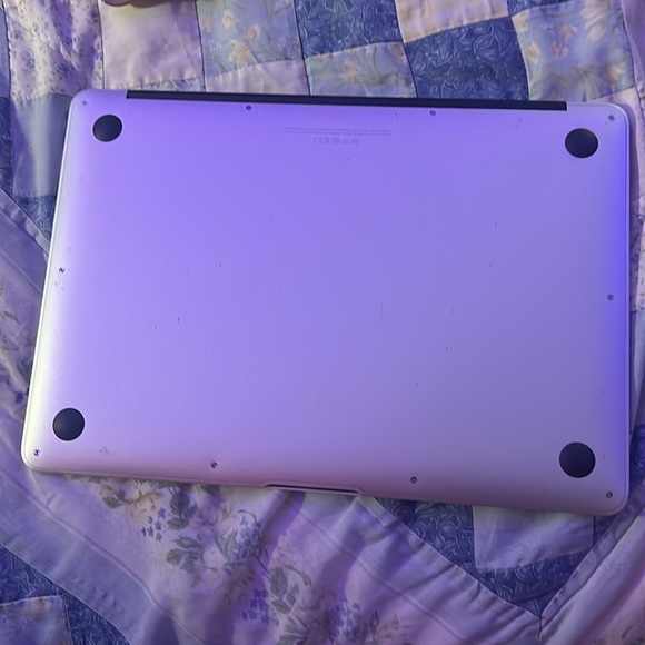 MacBook Air 13 inch (2017) - Picture 3 of 3